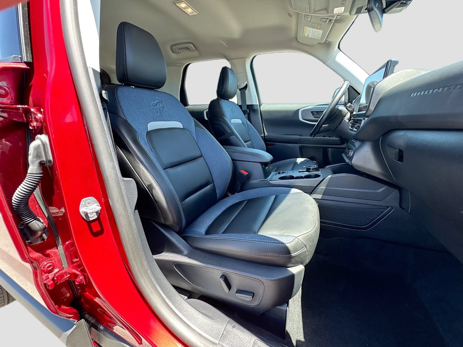 Certified 2025 Ford Bronco Sport Outer Banks w/ Outer Banks Tech Package+ AWD/4WD image 29