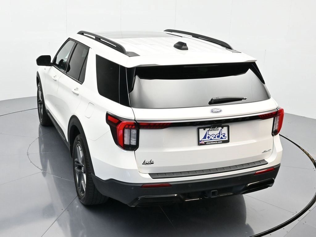 Certified 2025 Ford Explorer ST-Line w/ Premium Package image 9