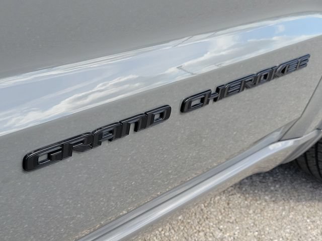 Used 2021 Jeep Grand Cherokee Laredo X AWD/4WD image 11
