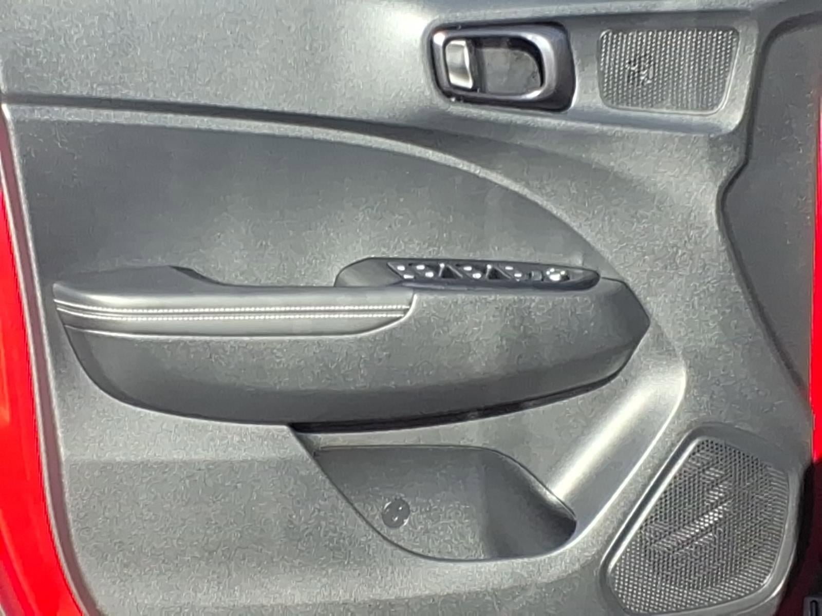 Used 2022 Hyundai Venue Limited FWD image 20