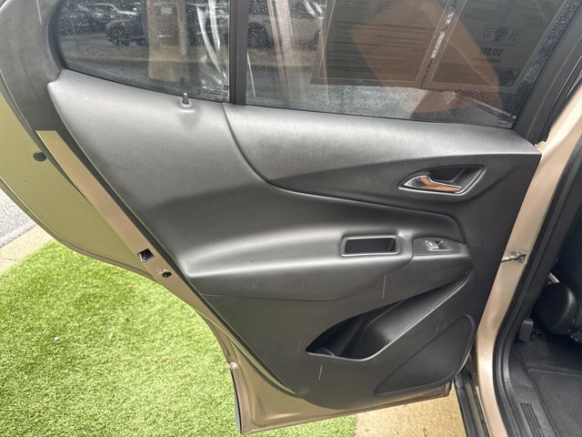 Used 2019 Chevrolet Equinox LT w/ Sun & Navigation Package FWD image 18