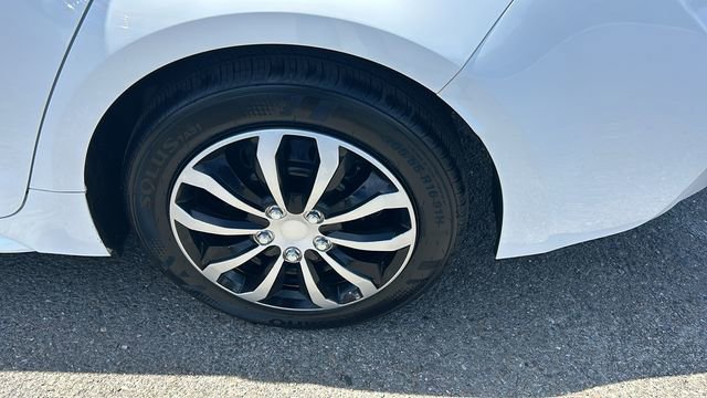 Used 2022 Toyota Corolla LE FWD image 6