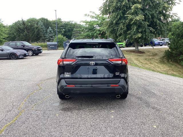 Used 2019 Toyota RAV4 XLE Premium w/ Cold Weather Package AWD/4WD image 5
