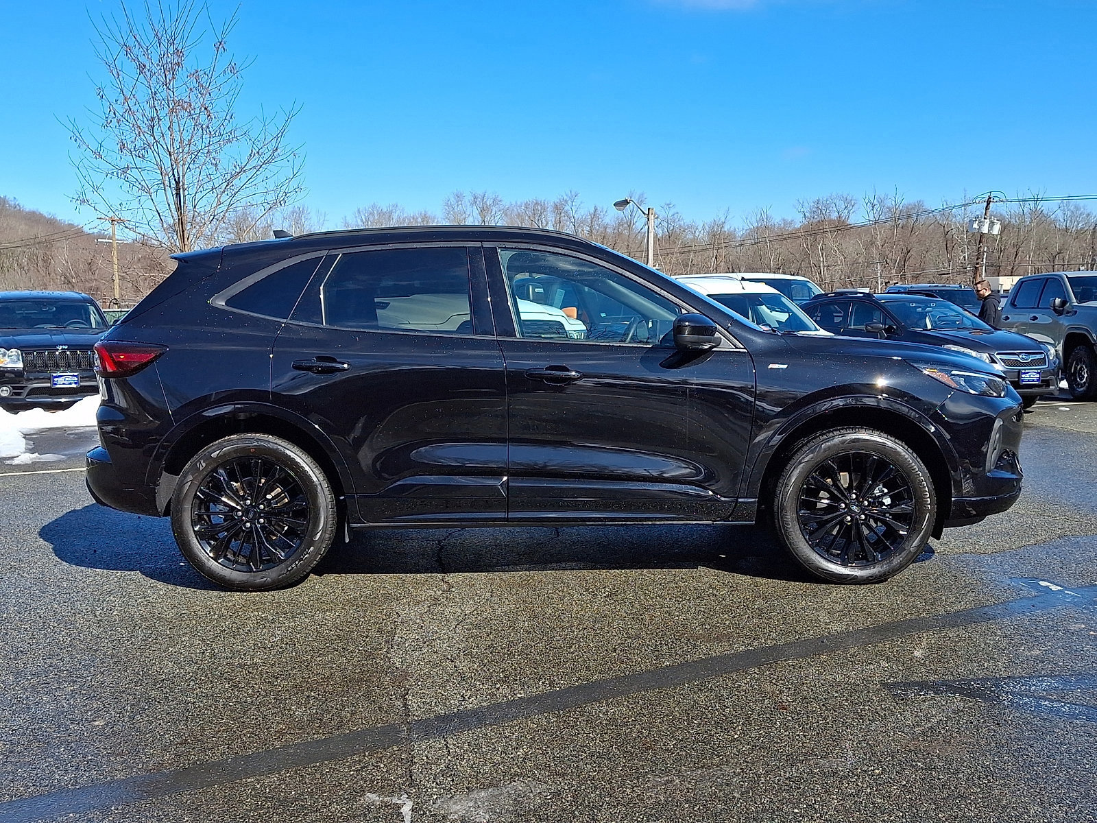 Certified 2025 Ford Escape ST-Line Elite w/ Premium Technology Package AWD/4WD image 9