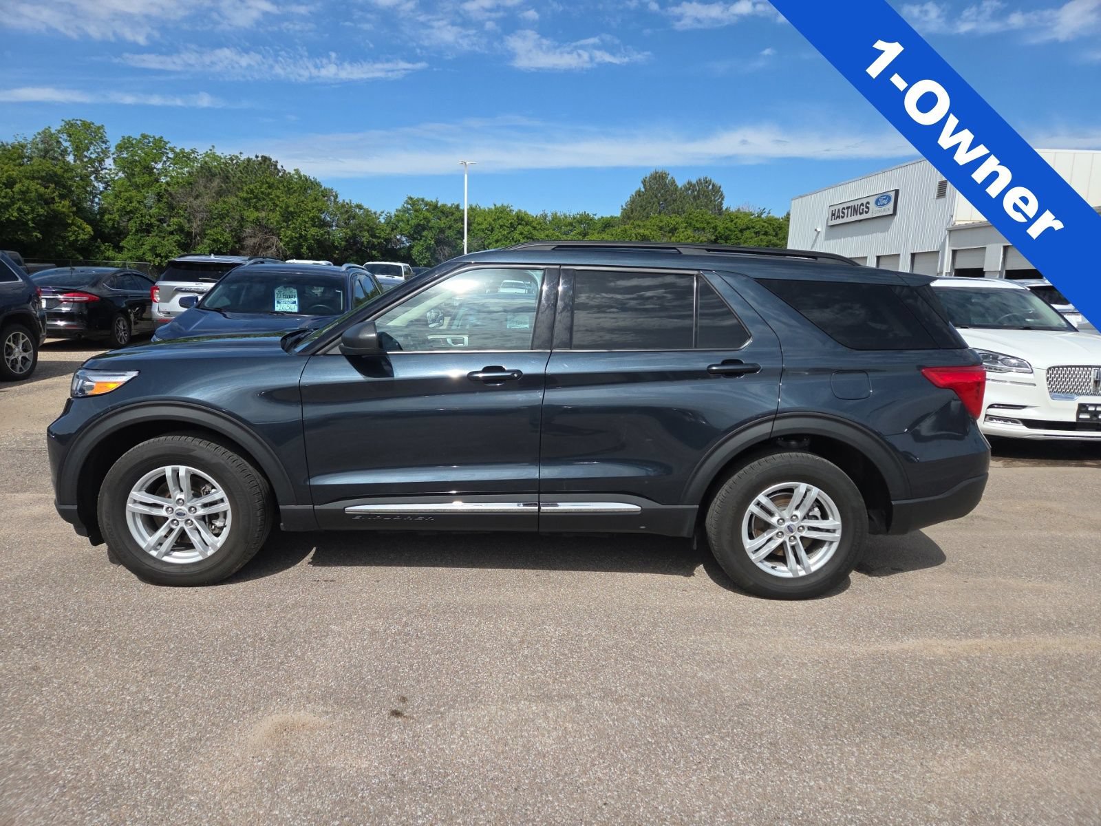 Certified 2023 Ford Explorer XLT w/ Equipment Group 202A AWD/4WD image 2