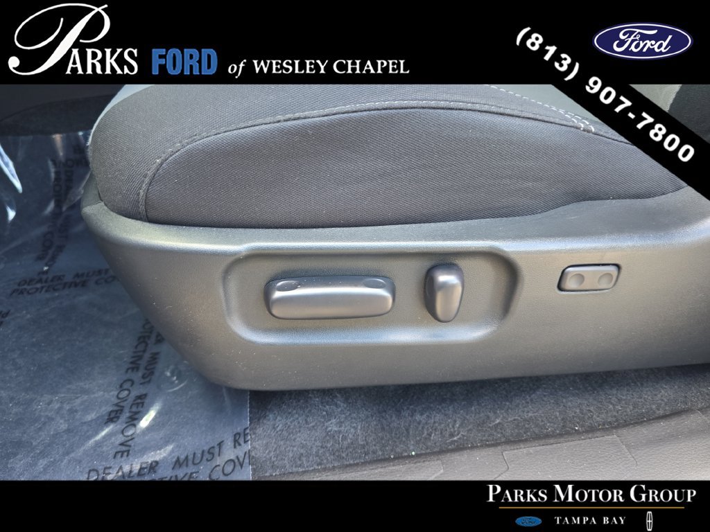 Used 2022 Toyota Tacoma TRD Off-Road AWD/4WD image 19