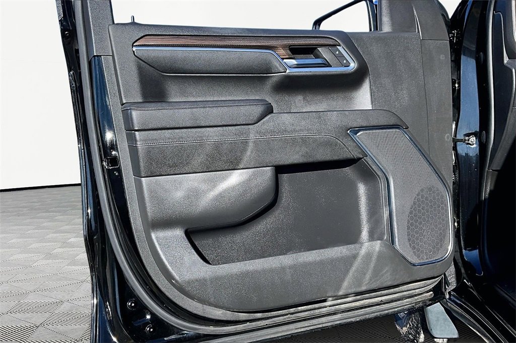 Used 2023 Chevrolet Silverado 1500 LT image 24