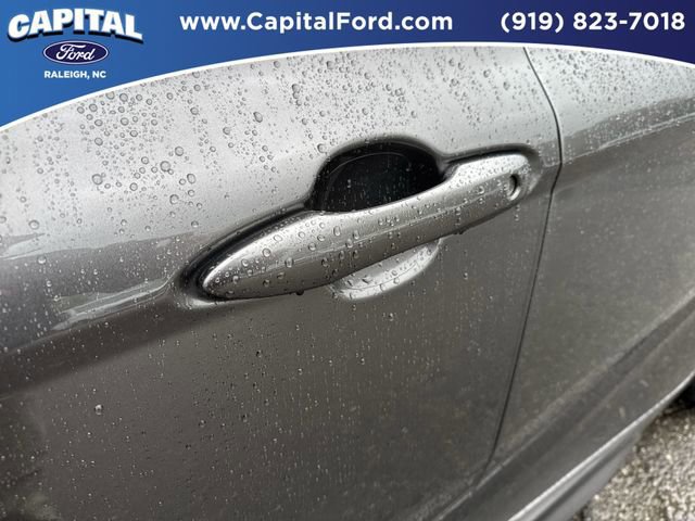 Used 2023 Toyota Camry SE image 13