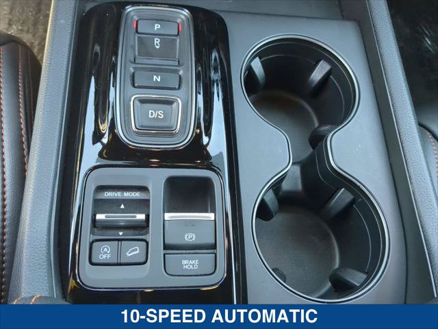 Used 2025 Honda Pilot TrailSport image 19