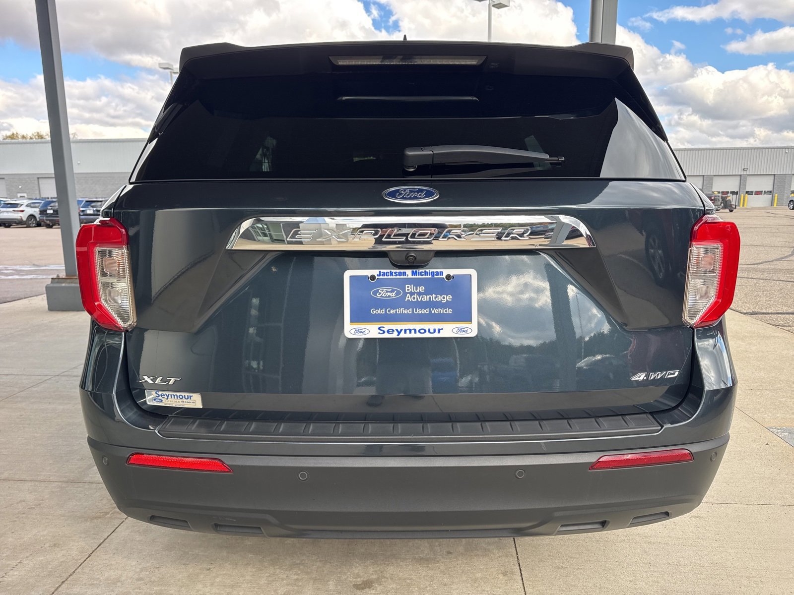 Certified 2023 Ford Explorer XLT image 3