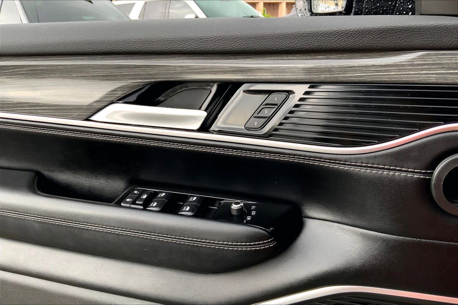 Used 2022 Jeep Wagoneer Series II w/ Rear Seat Video Group 1 RWD image 32
