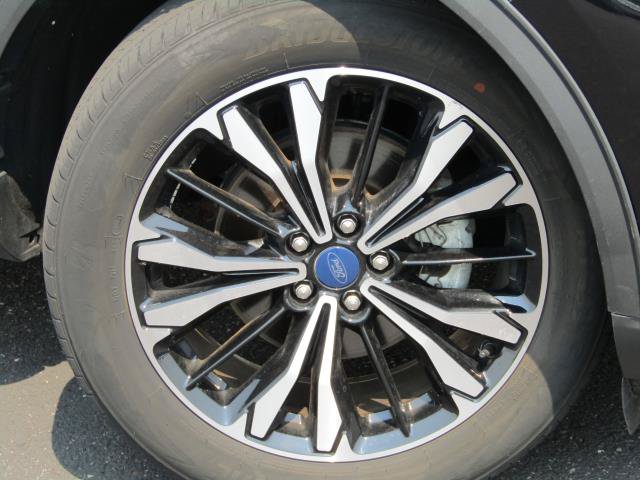 Certified 2022 Ford Escape SEL w/ SEL Stealth AWD Package image 8