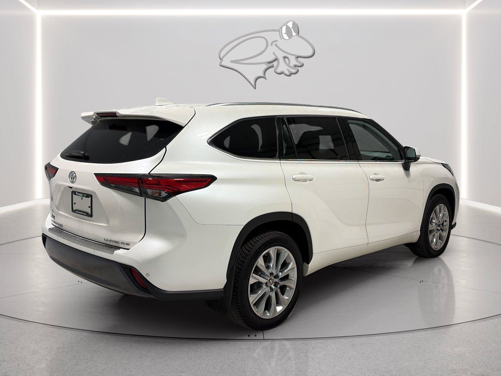 Used 2021 Toyota Highlander Limited AWD/4WD image 5
