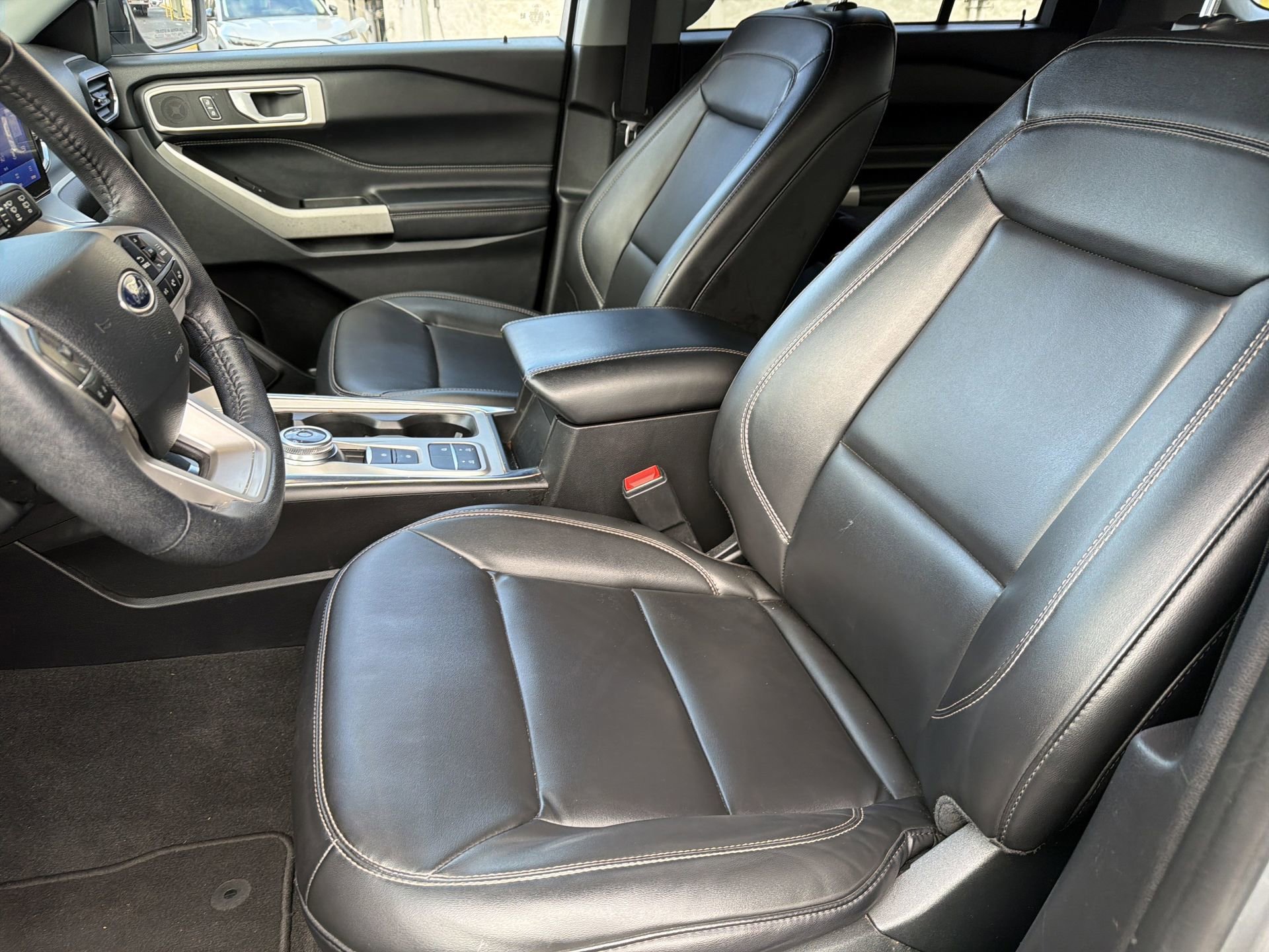 Certified 2022 Ford Explorer XLT w/ Equipment Group 202A image 20