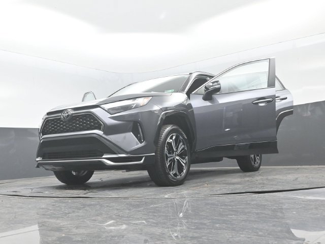 Used 2025 Toyota RAV4 XSE AWD/4WD image 33
