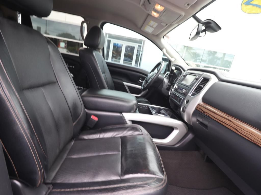 Used 2017 Nissan Titan SL RWD image 13