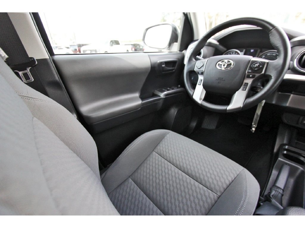 Used 2022 Toyota Tacoma SR5 RWD image 12