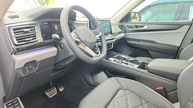 Used 2025 Volkswagen Atlas Peak Edition SE image 9