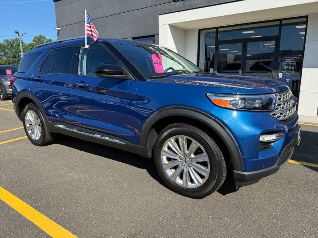 Certified 2023 Ford Explorer Limited AWD/4WD image 3