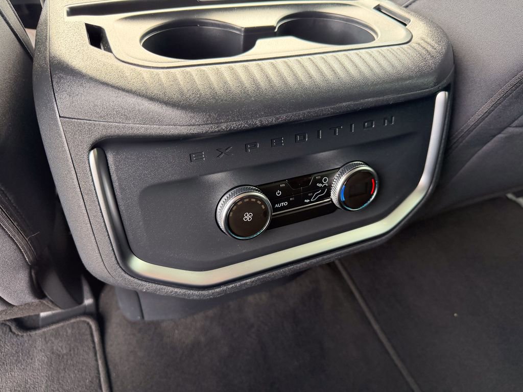Certified 2025 Ford Expedition Active image 32