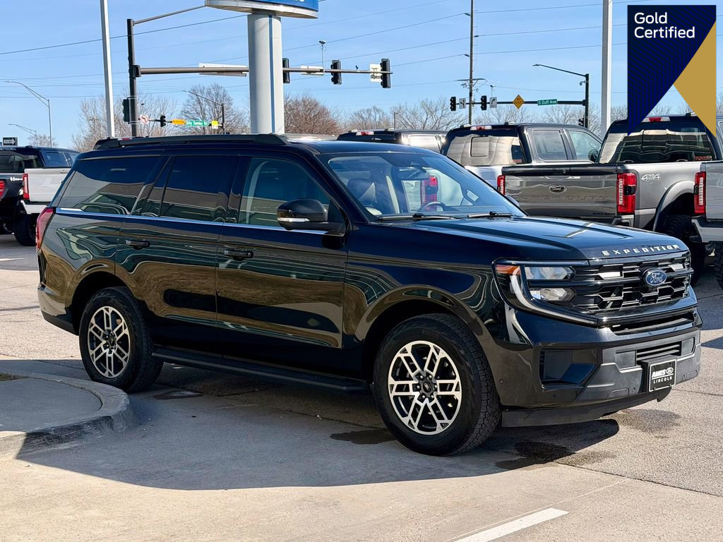 Certified 2025 Ford Expedition Active image 1