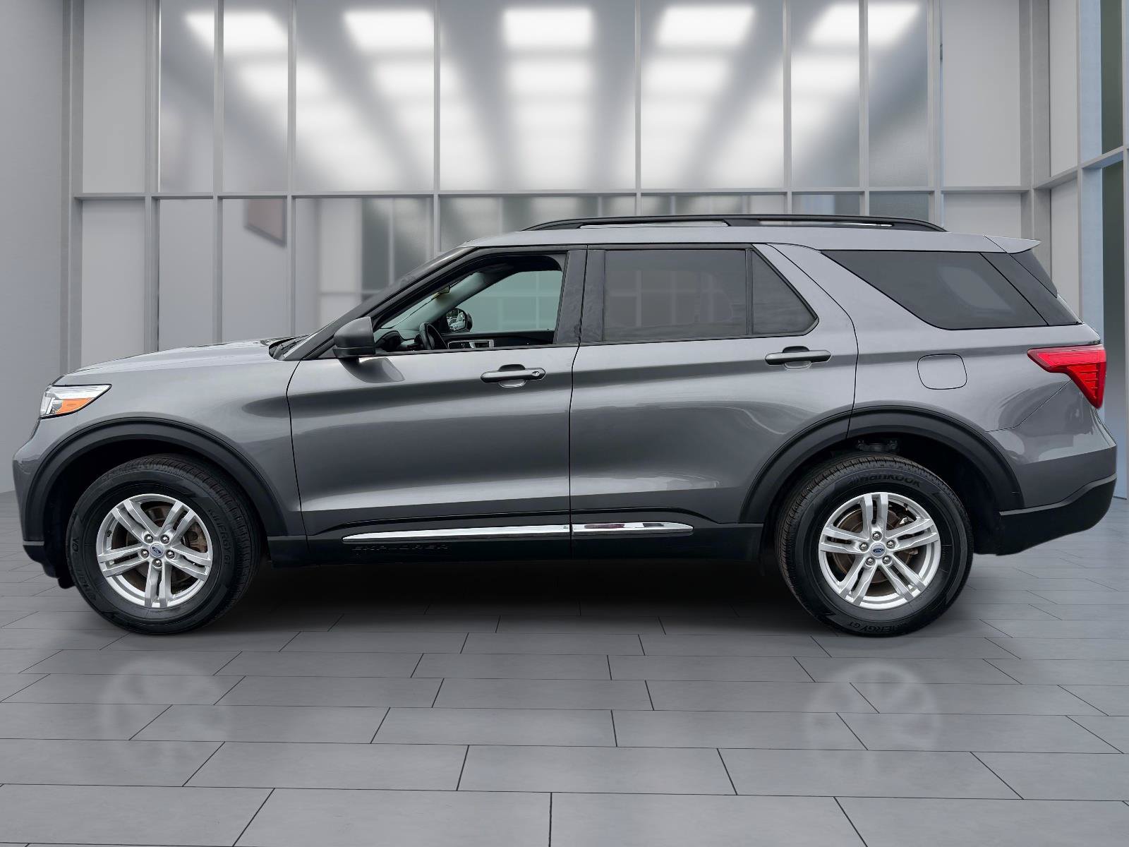 Certified 2023 Ford Explorer XLT AWD/4WD image 8