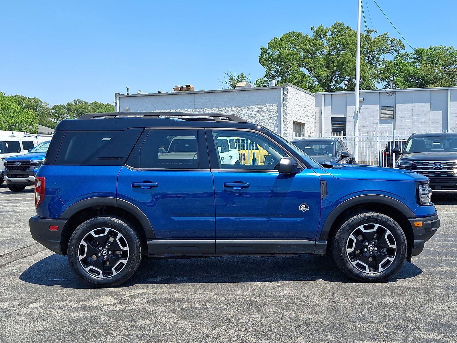 Certified 2024 Ford Bronco Sport Outer Banks w/ Tech Package AWD/4WD image 7
