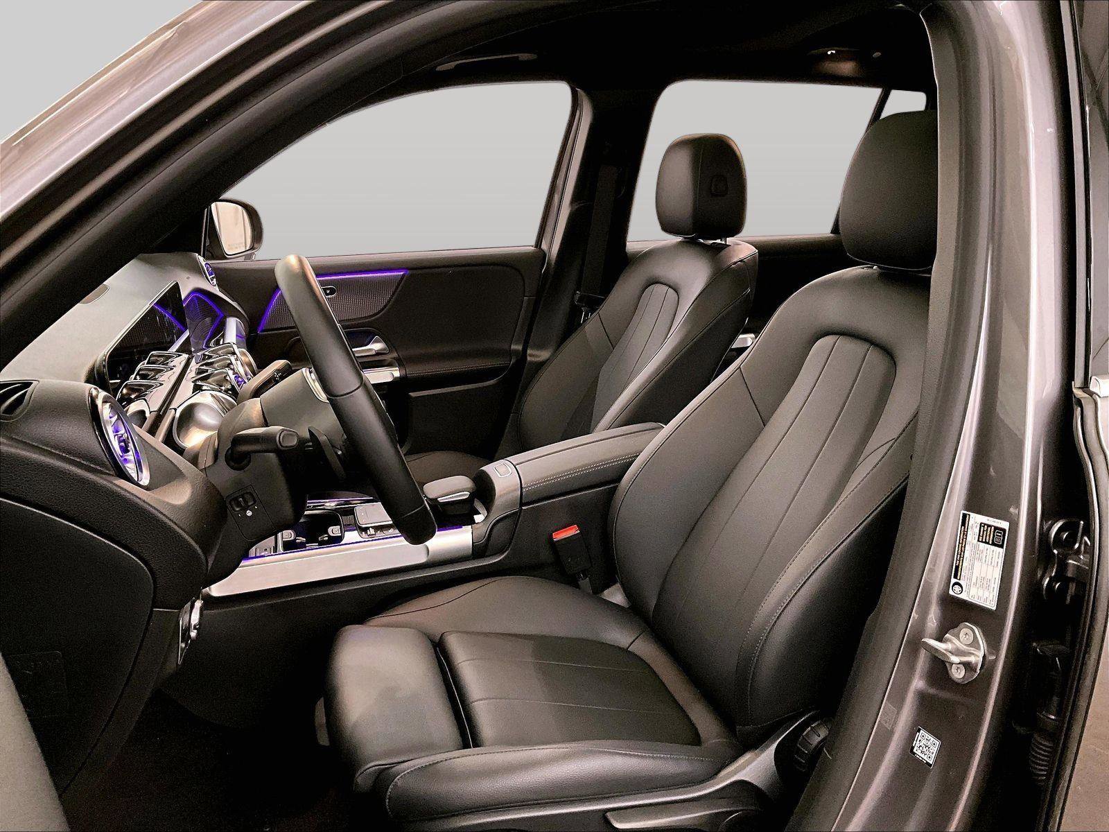 Used 2022 Mercedes-Benz EQB 300 4MATIC image 24