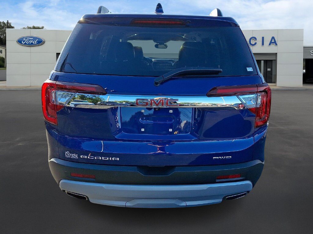 Used 2023 GMC Acadia SLT w/ Technology Package AWD/4WD image 5