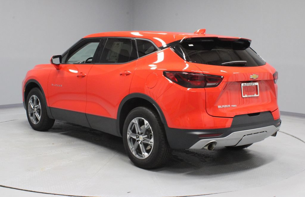 Used 2025 Chevrolet Blazer LT AWD/4WD image 7