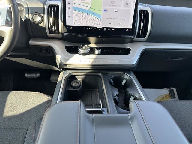 Certified 2025 Ford Expedition Active AWD/4WD image 32