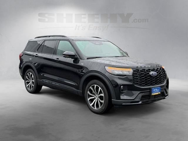 Certified 2025 Ford Explorer ST-Line AWD/4WD image 2