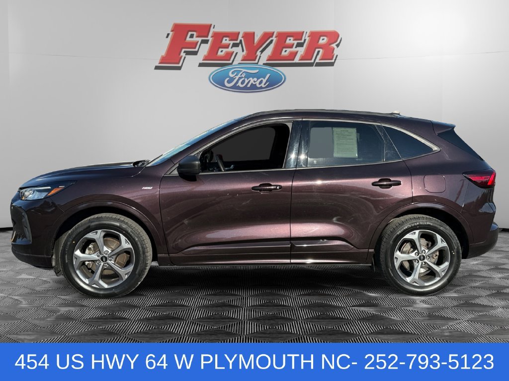 Certified 2023 Ford Escape ST-Line AWD/4WD image 2