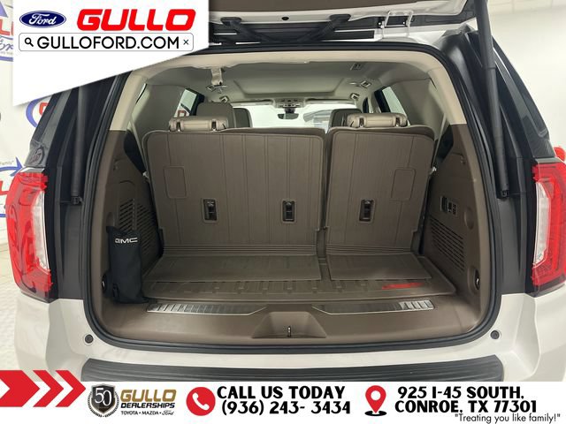 Used 2022 GMC Yukon Denali w/ Denali Premium Package AWD/4WD image 11