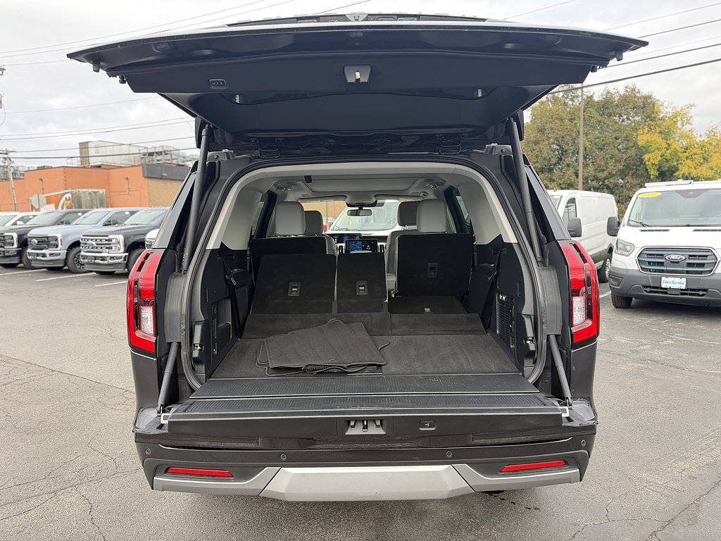 Certified 2025 Ford Expedition Platinum w/ Driver's Package AWD/4WD image 6