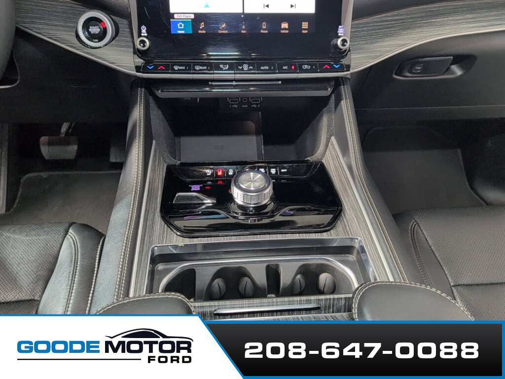 Used 2024 Jeep Wagoneer L Series II AWD/4WD image 17