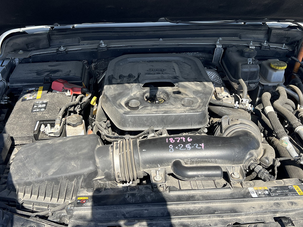 Used 2024 Jeep Wrangler Unlimited Sahara AWD/4WD image 36