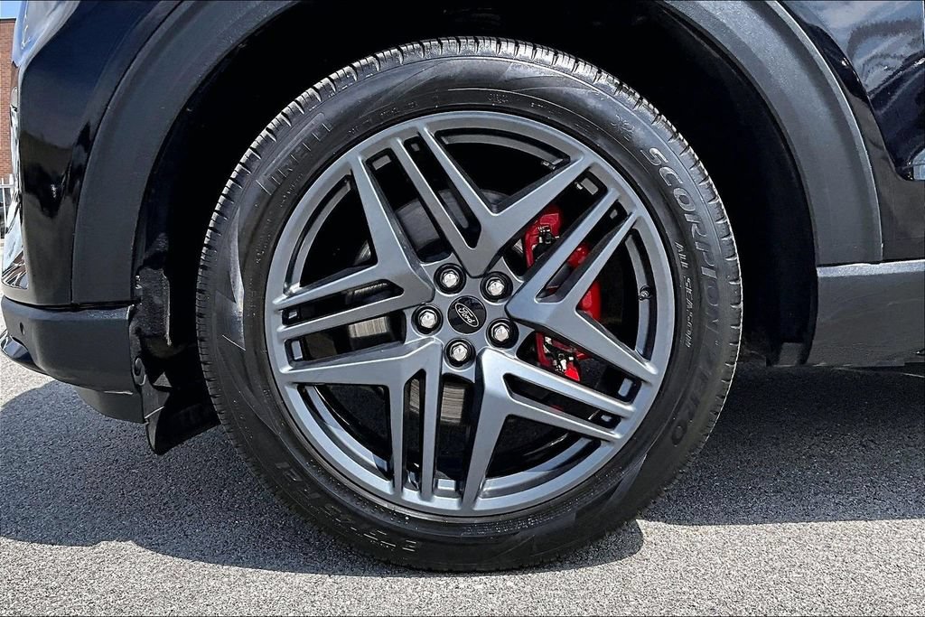 Certified 2025 Ford Explorer ST-Line w/ ST-Line Street Pack AWD/4WD image 9