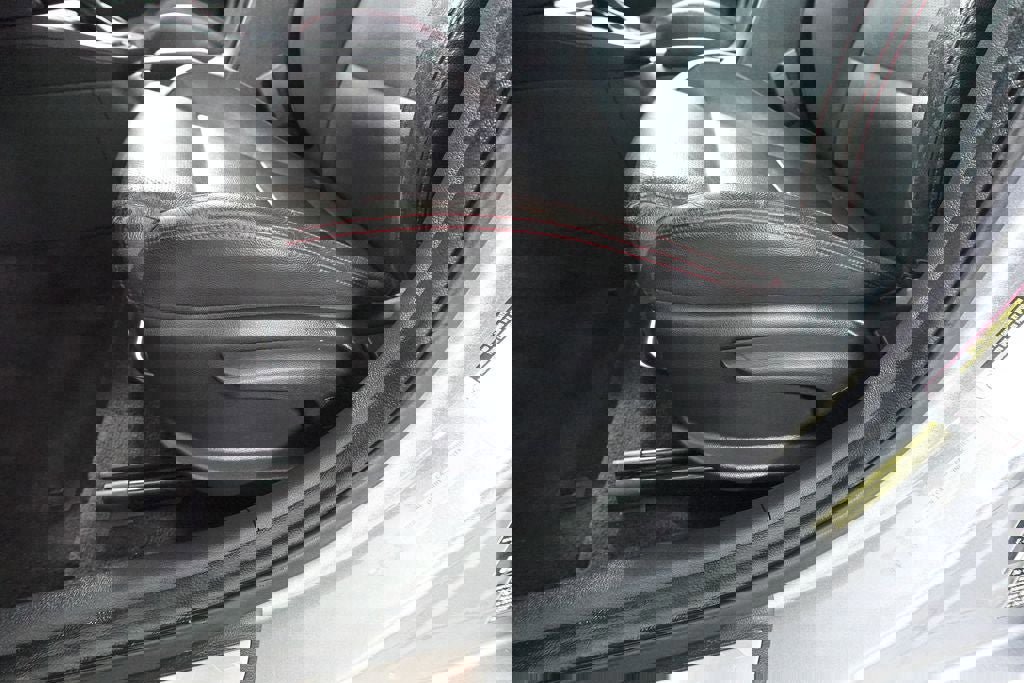 Used 2018 Hyundai Elantra Sport image 10