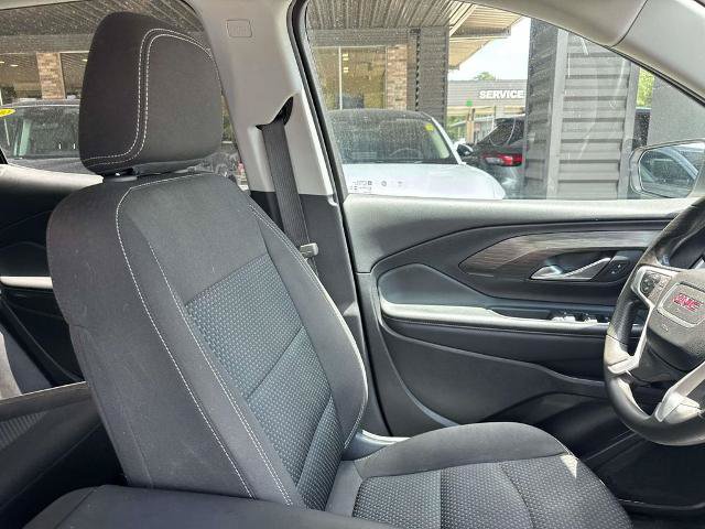 Used 2024 GMC Terrain SLE w/ Driver Convenience Package FWD image 10