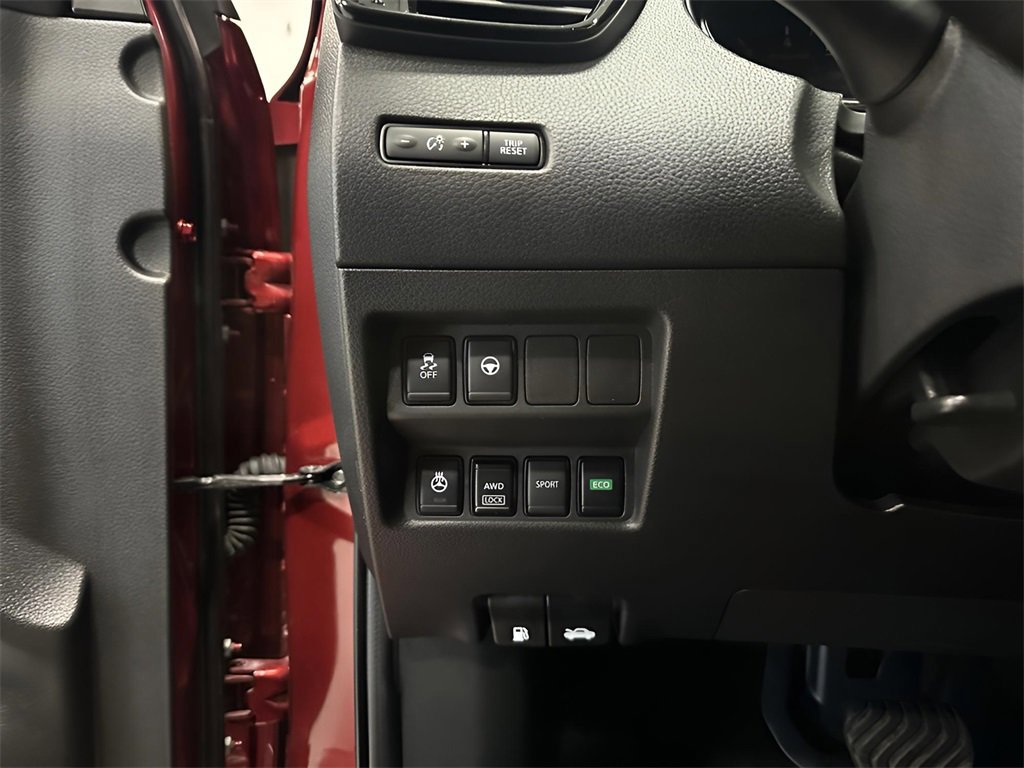 Used 2022 Nissan Rogue Sport SL image 13