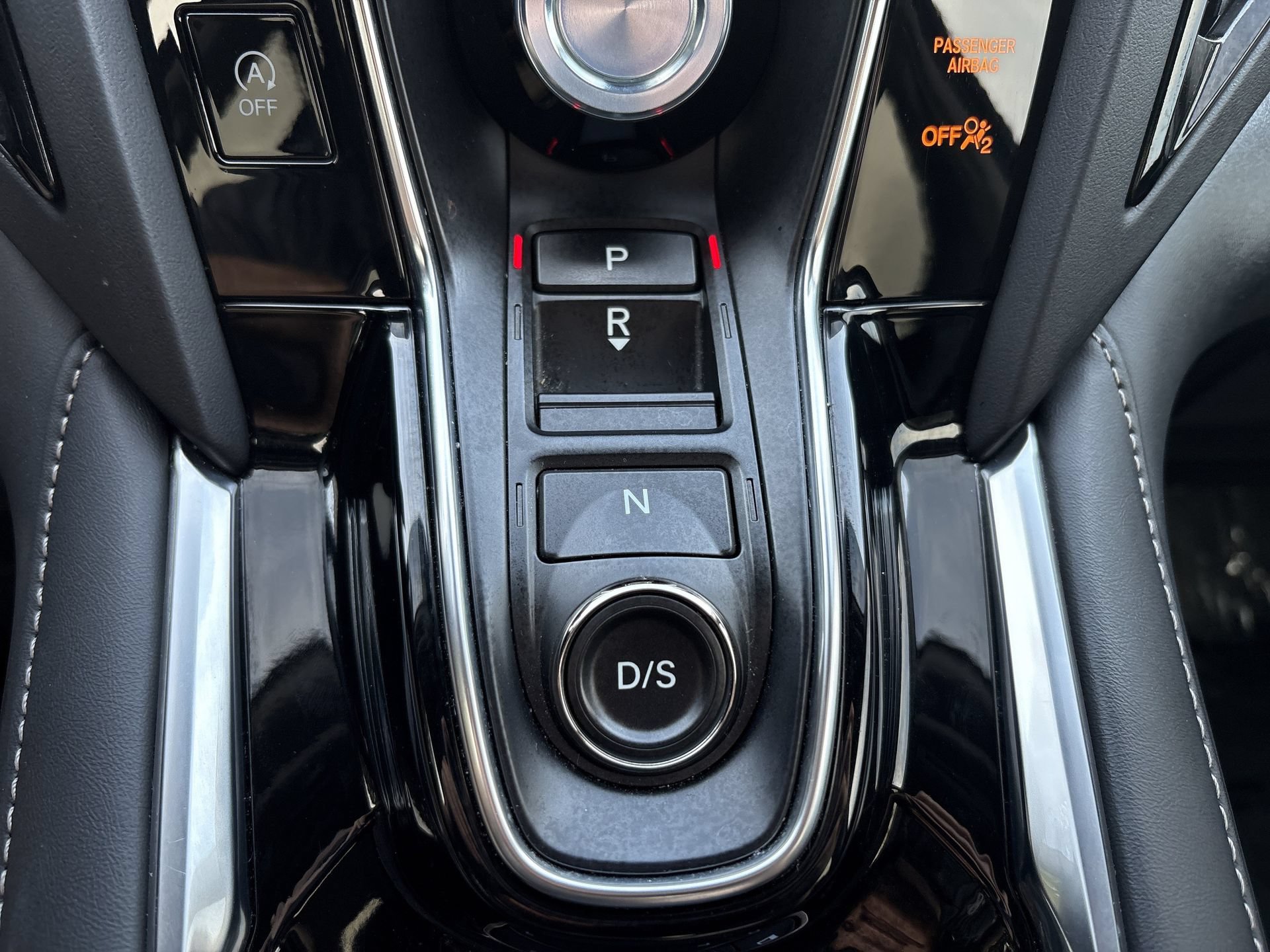Used 2025 Acura RDX SH-AWD w/ Technology Package image 9