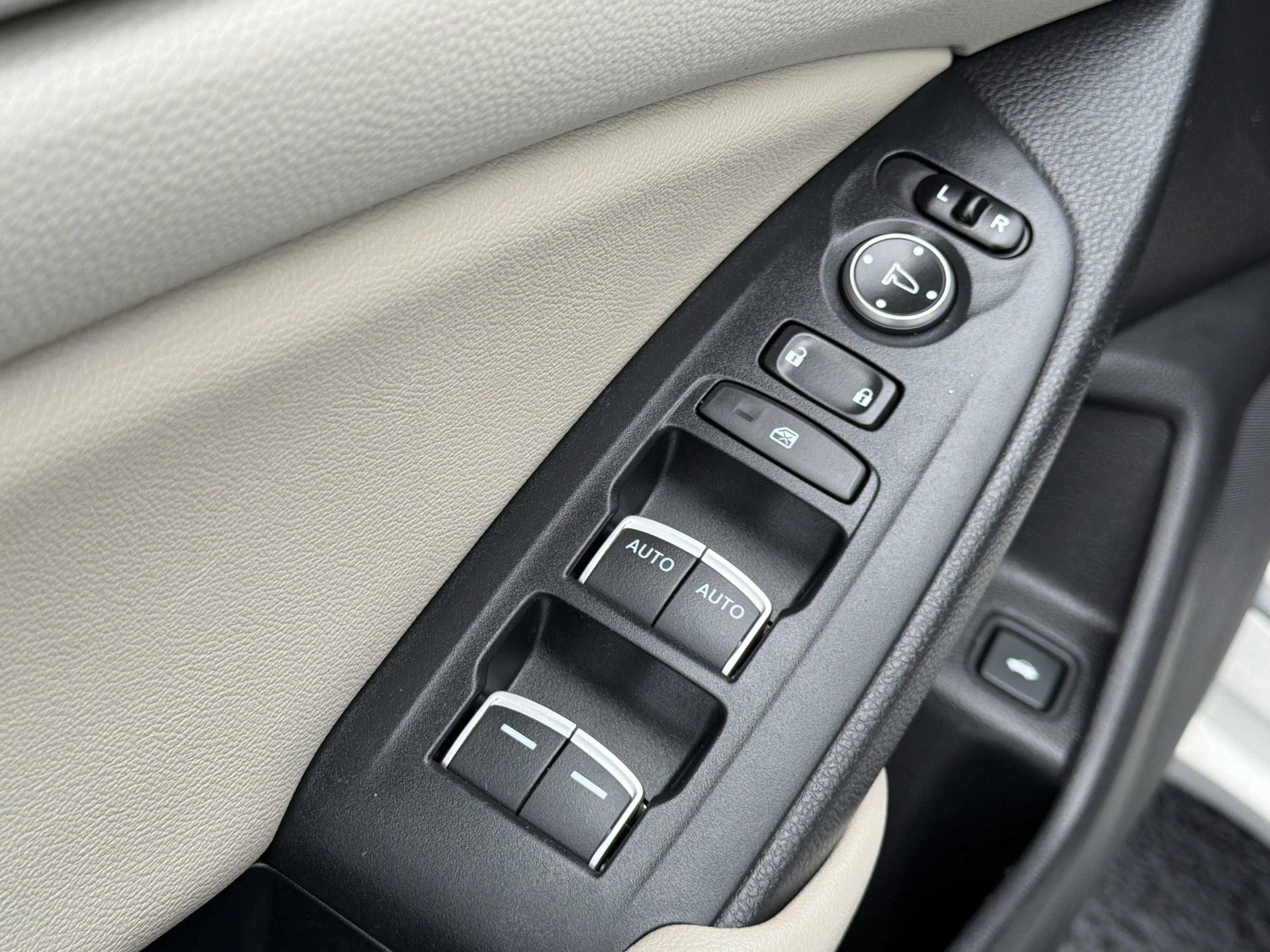 Used 2020 Honda Accord Touring image 19
