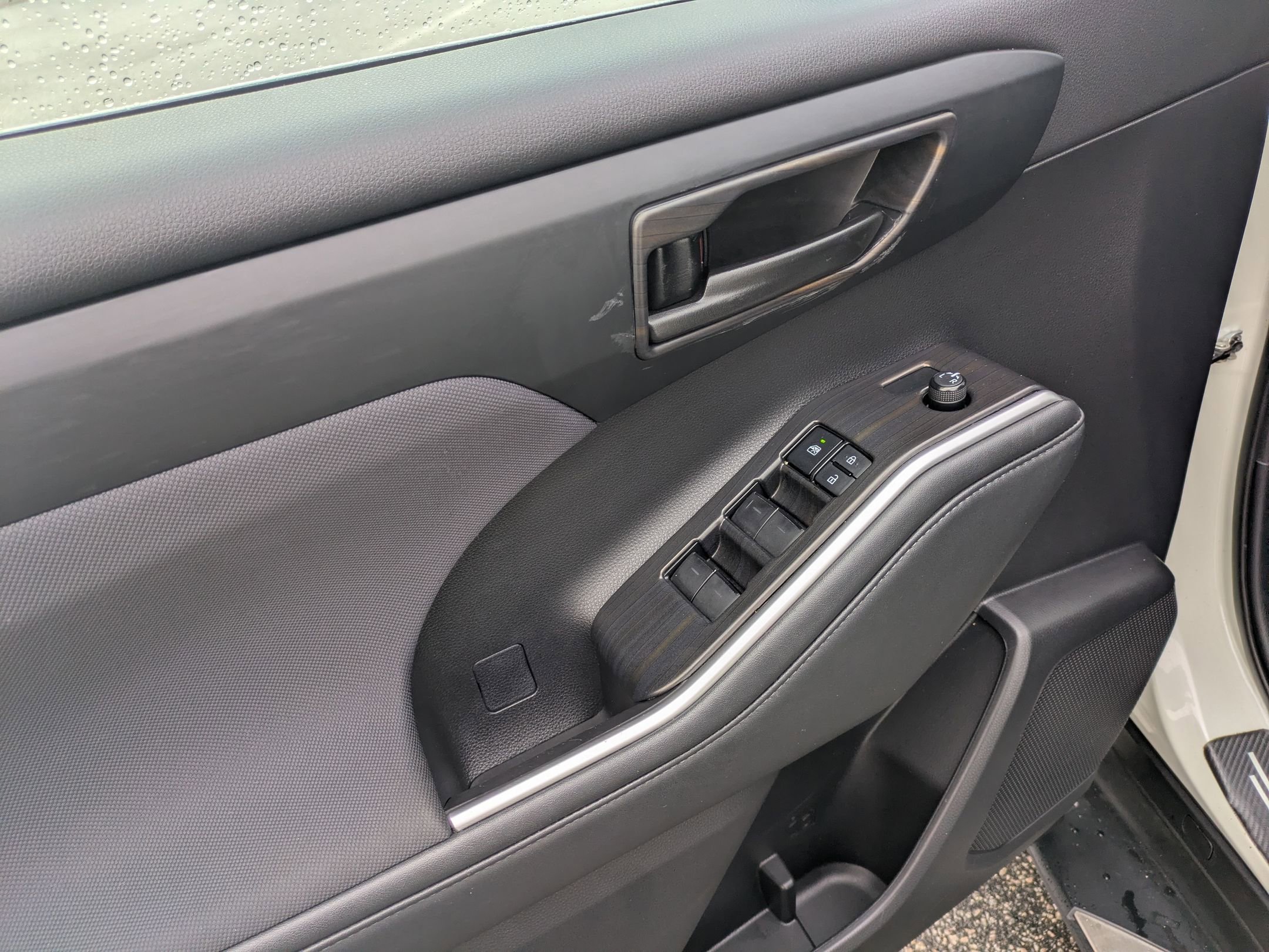 Used 2021 Toyota Highlander L image 13