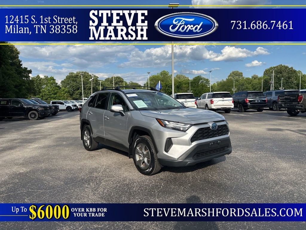 Used 2024 Toyota RAV4 XLE AWD/4WD image 1
