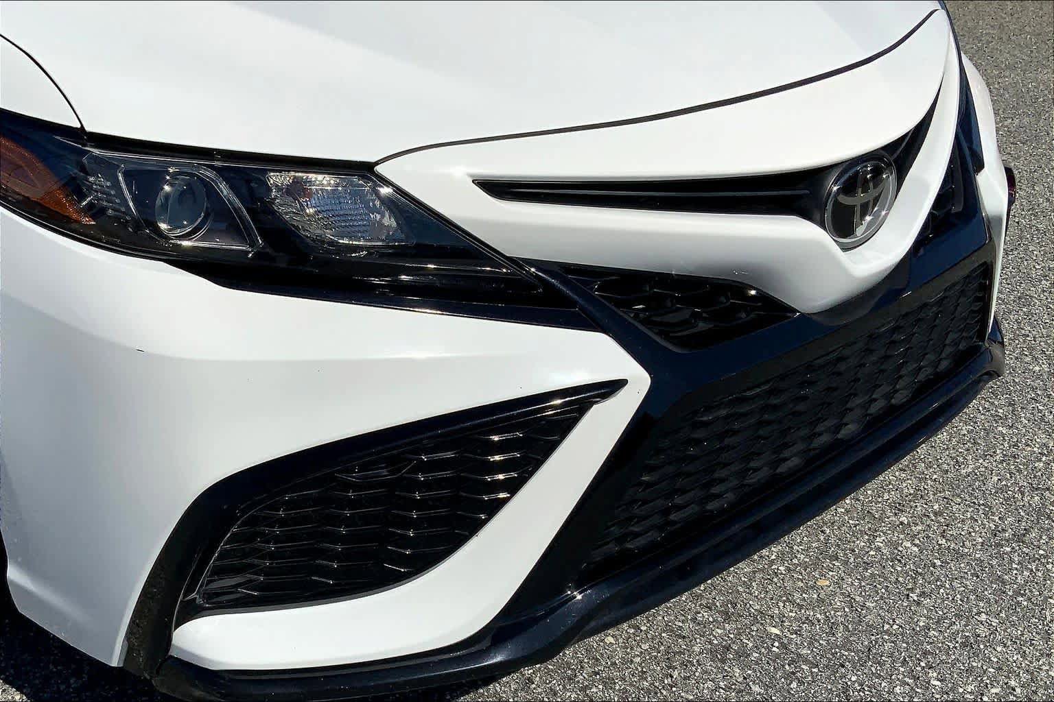 Used 2024 Toyota Camry SE w/ Convenience Package FWD image 28
