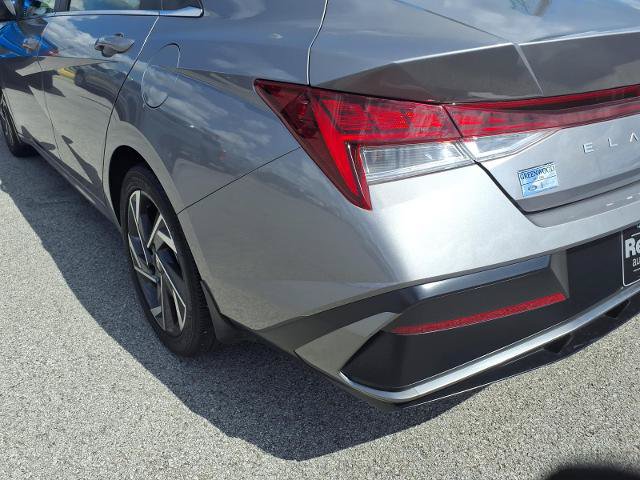 Used 2025 Hyundai Elantra SEL FWD image 23