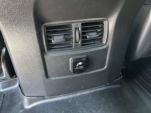 Used 2018 Nissan Titan SV w/ SV Convenience Package AWD/4WD image 14