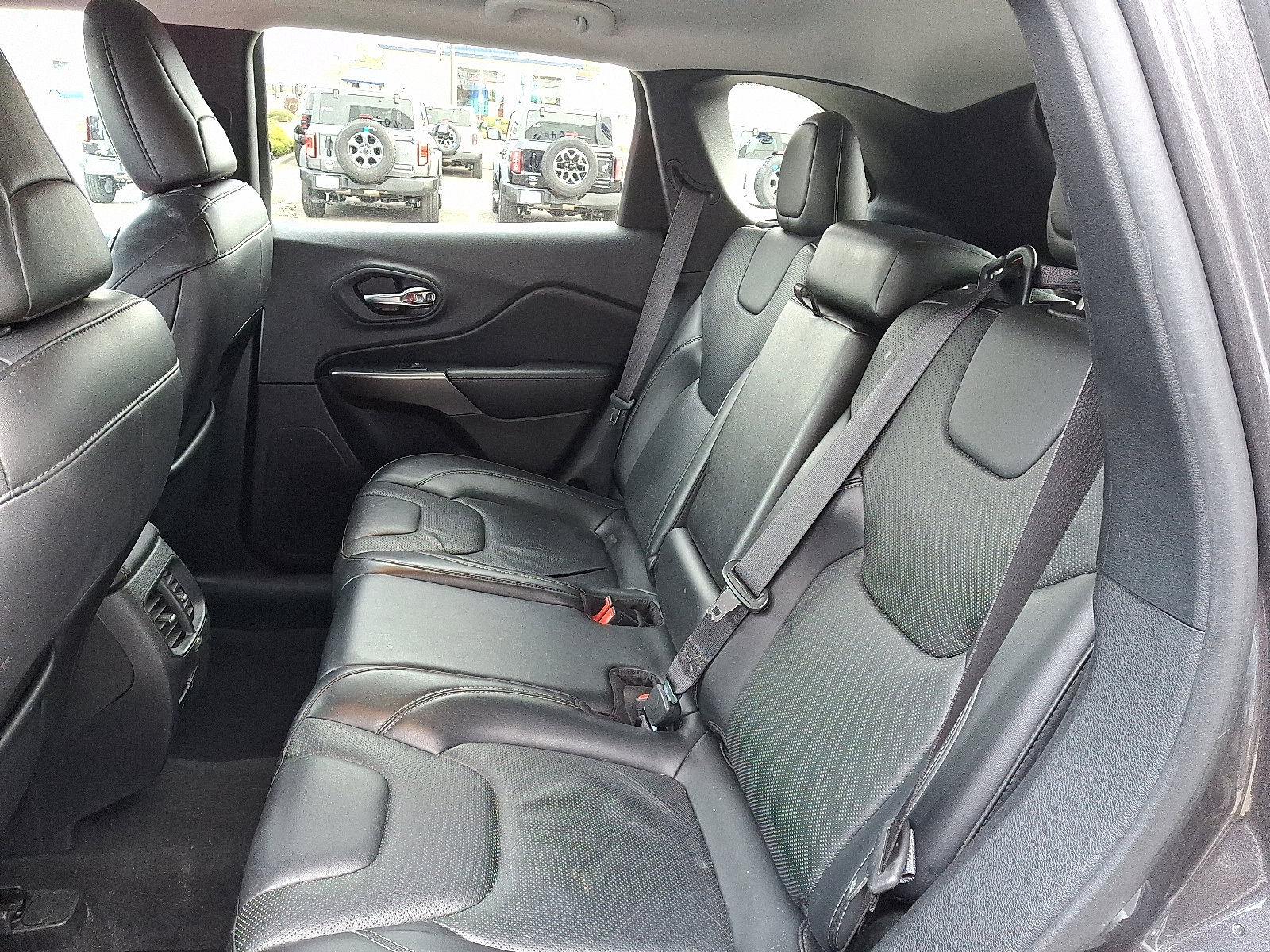 Used 2020 Jeep Cherokee Limited image 14