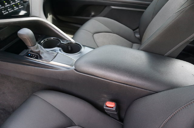 Used 2020 Toyota Camry LE FWD image 25